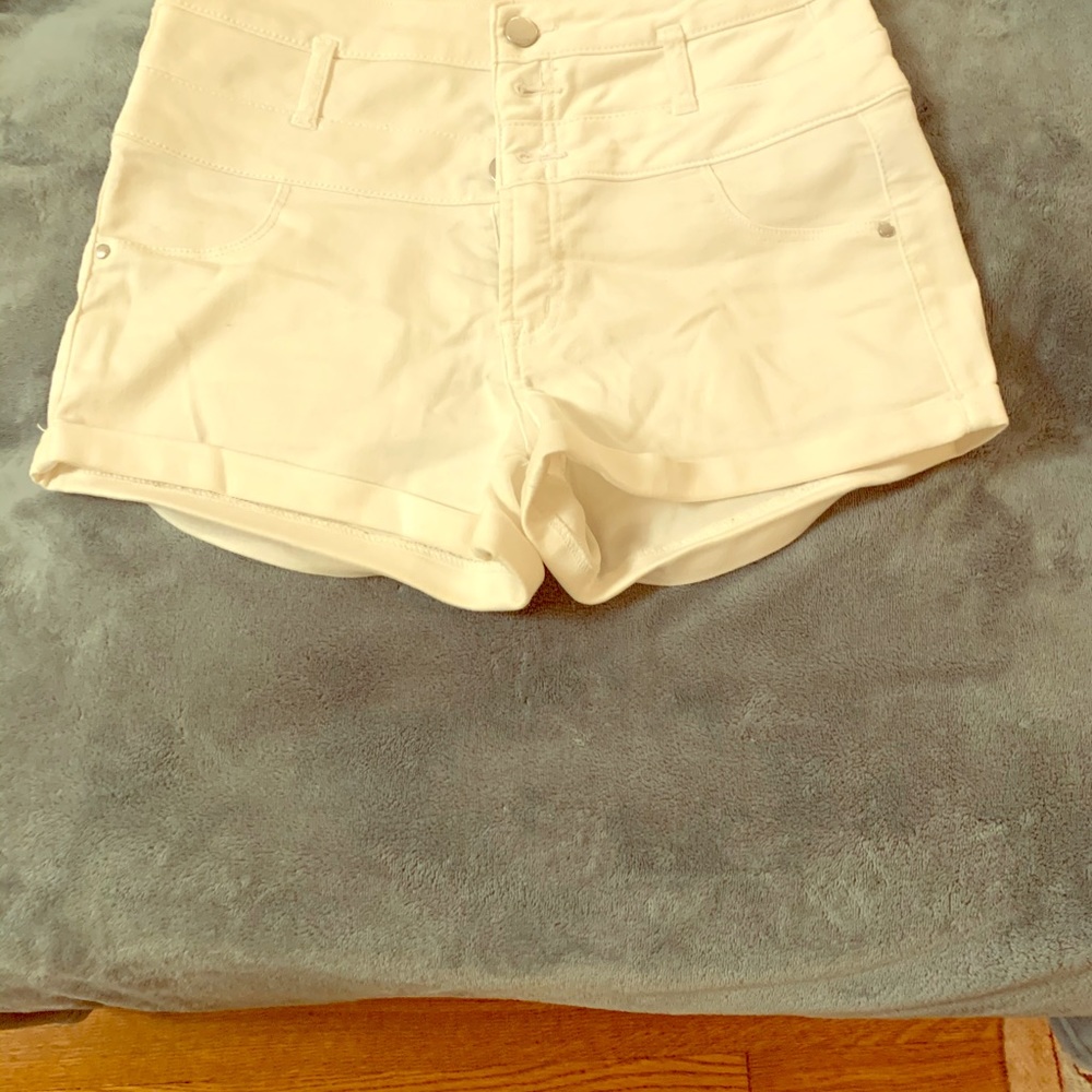 Refuge brand white button down shorts